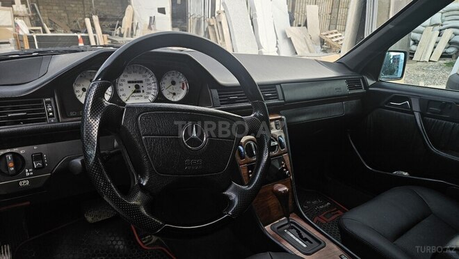 Mercedes 320 E-8