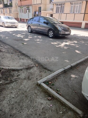 Toyota Prius-3