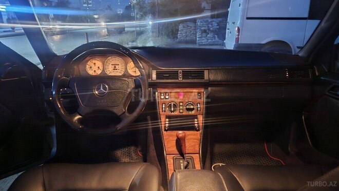 Mercedes 320 E-10