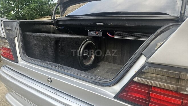 Mercedes 320 E-12