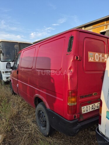 Ford Transit-4