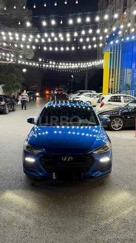 Hyundai Elantra-1