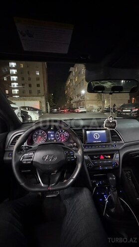 Hyundai Elantra-5