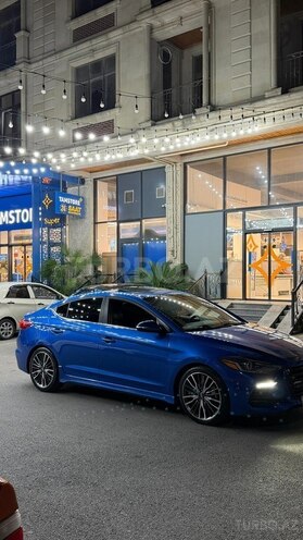 Hyundai Elantra-2