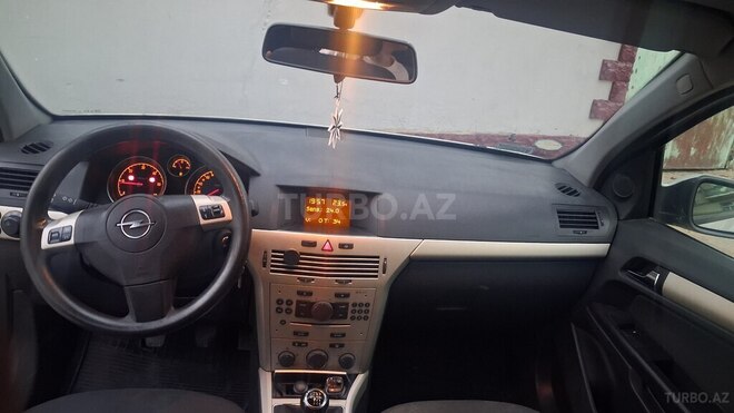 Opel Astra-11