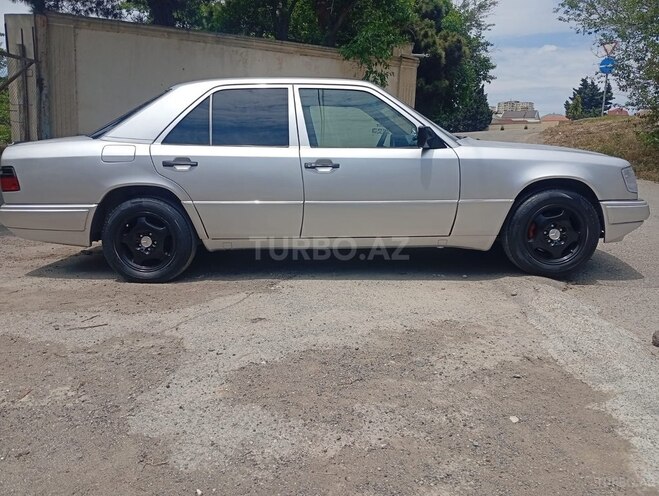 Mercedes 220 E-4