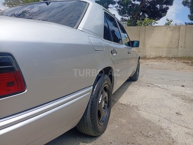 Mercedes 220 E-7