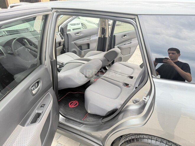 Nissan Wingroad-13