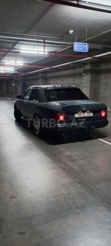 Mercedes 200 D-4