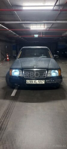 Mercedes 200 D-1