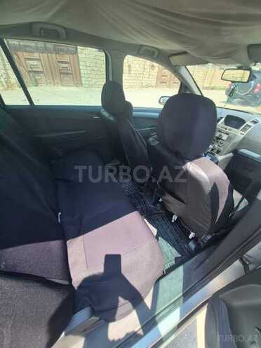 Opel Zafira-5
