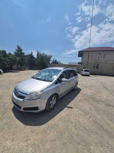 Opel Zafira-11