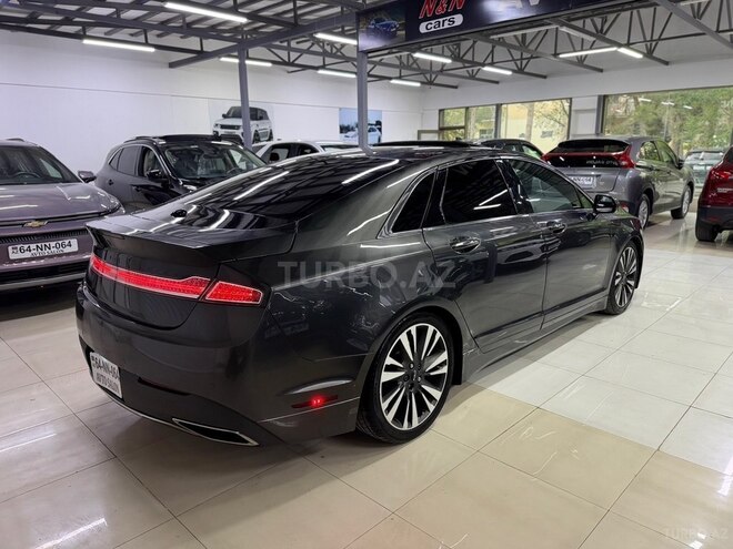 Lincoln MKZ-7