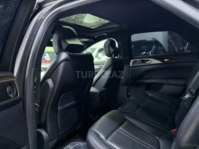 Lincoln MKZ-12