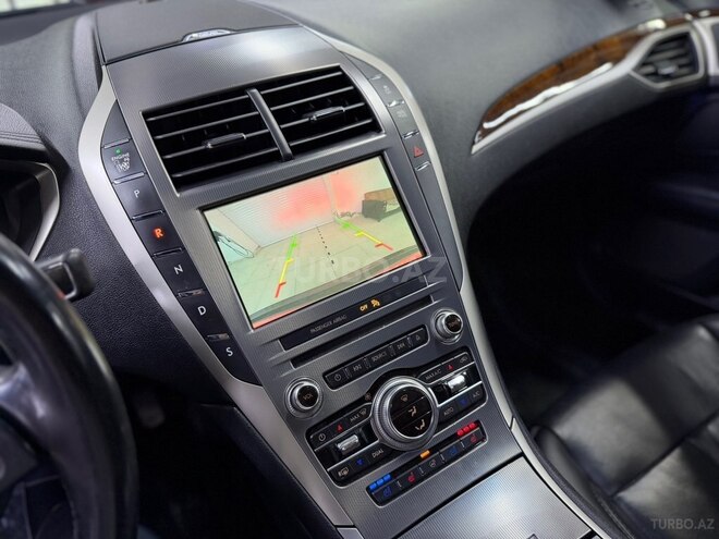 Lincoln MKZ-10