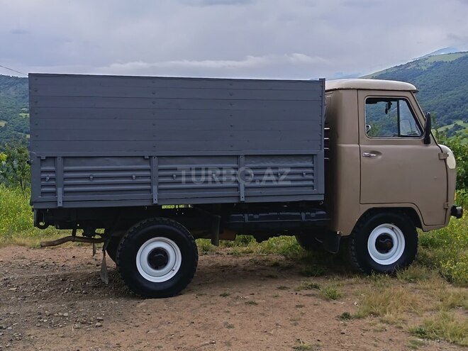 UAZ 3303-5