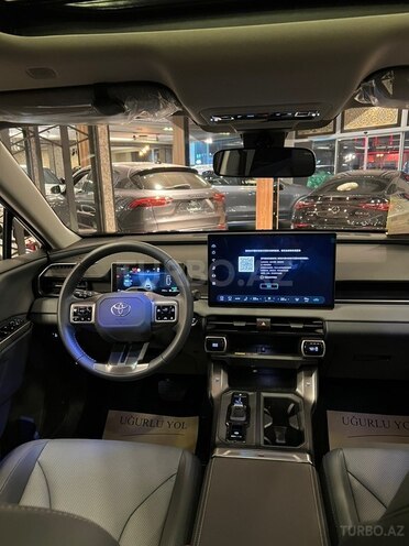 Toyota RAV4-8