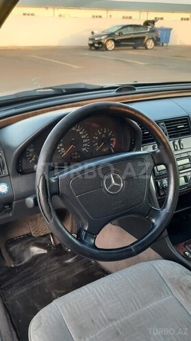 Mercedes C 280-10