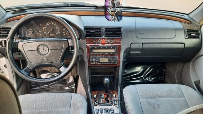 Mercedes C 280-11