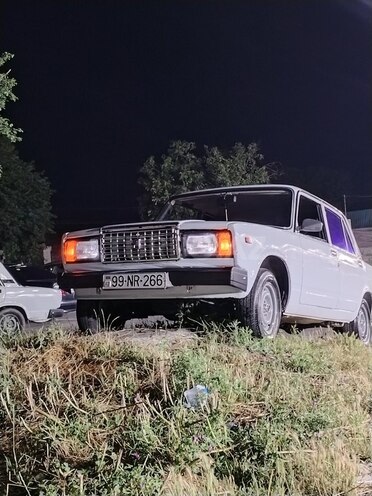LADA (VAZ) 2107-1