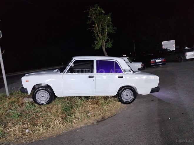 LADA (VAZ) 2107-2