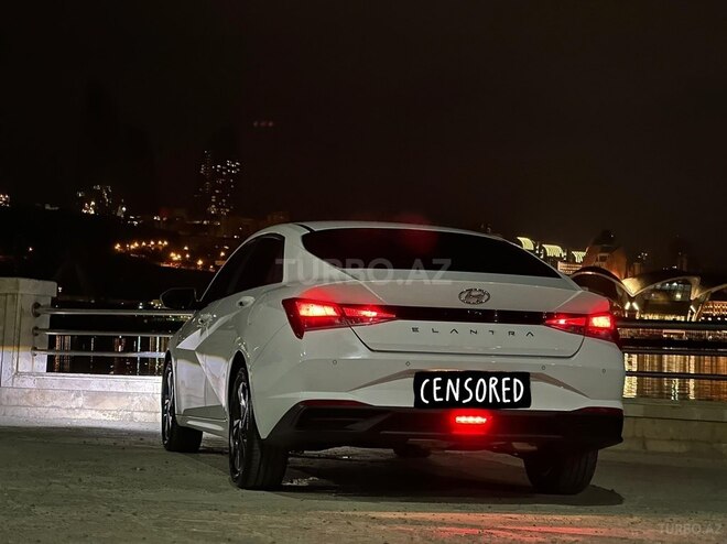 Hyundai Elantra-3