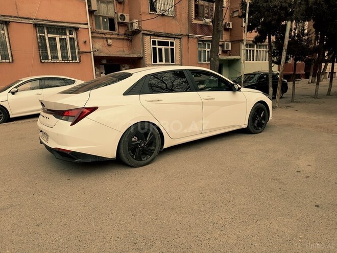 Hyundai Elantra-6