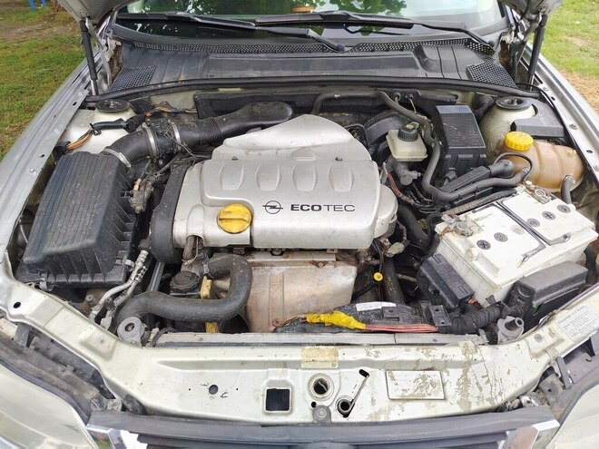 Opel Vectra-6