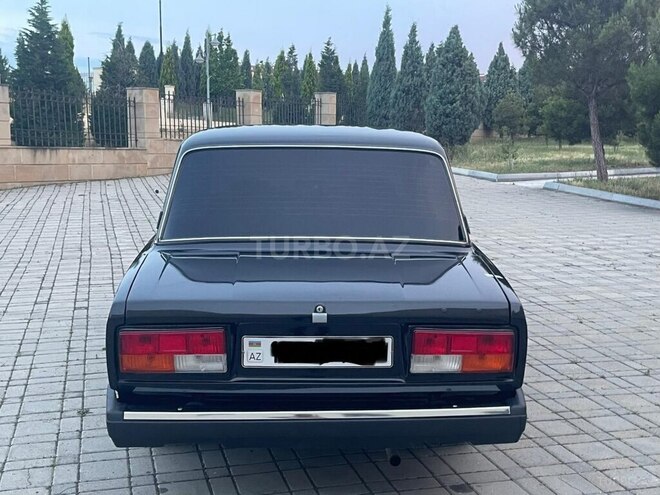 LADA (VAZ) 2107-2