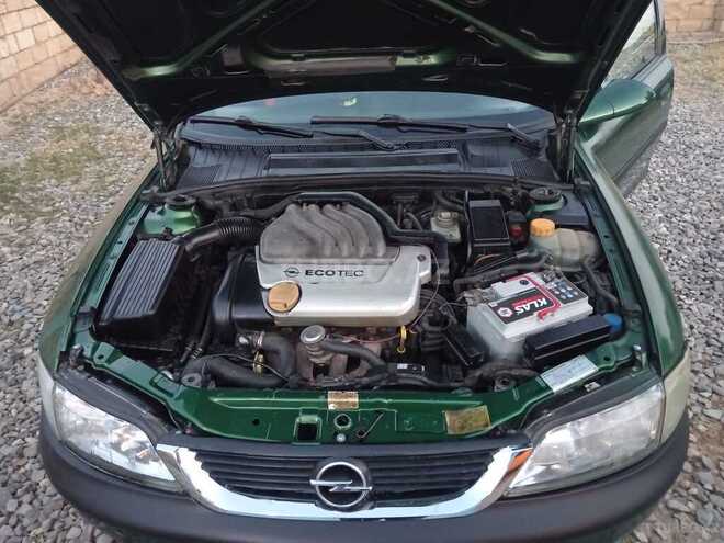 Opel Vectra-11