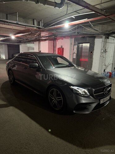 Mercedes E 220 d-2