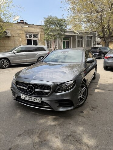 Mercedes E 220 d-1
