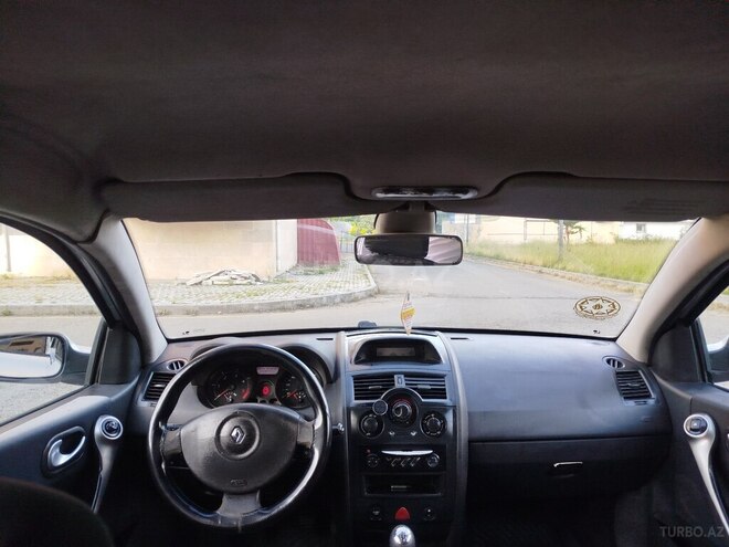 Renault Megane-6