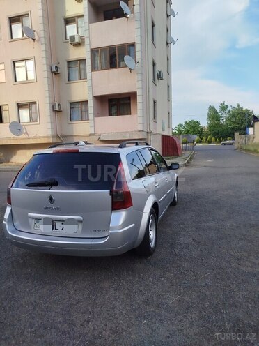 Renault Megane-12