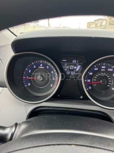 Hyundai Elantra-4