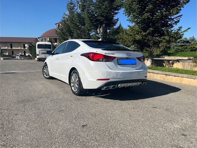 Hyundai Elantra-7