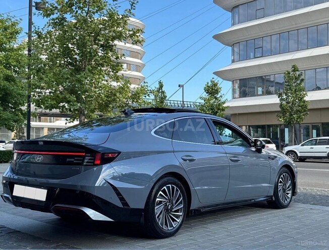 Hyundai Sonata-5