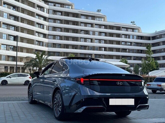 Hyundai Sonata-4