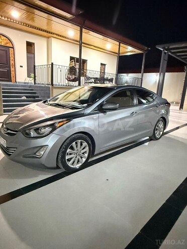Hyundai Elantra-2
