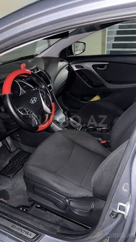 Hyundai Elantra-7