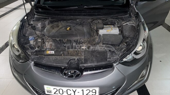 Hyundai Elantra-10