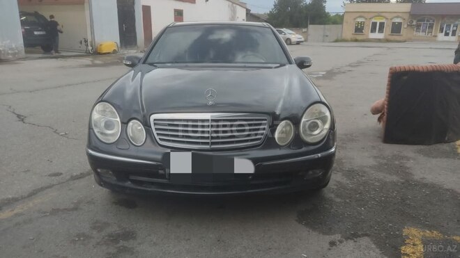 Mercedes E 320-1