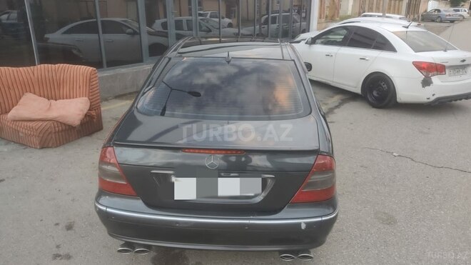 Mercedes E 320-6