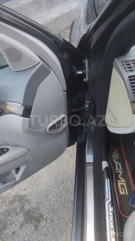 Mercedes E 320-13