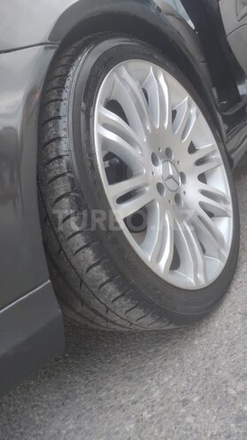 Mercedes E 320-19