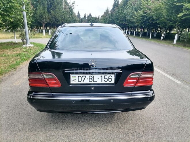 Mercedes E 220-2