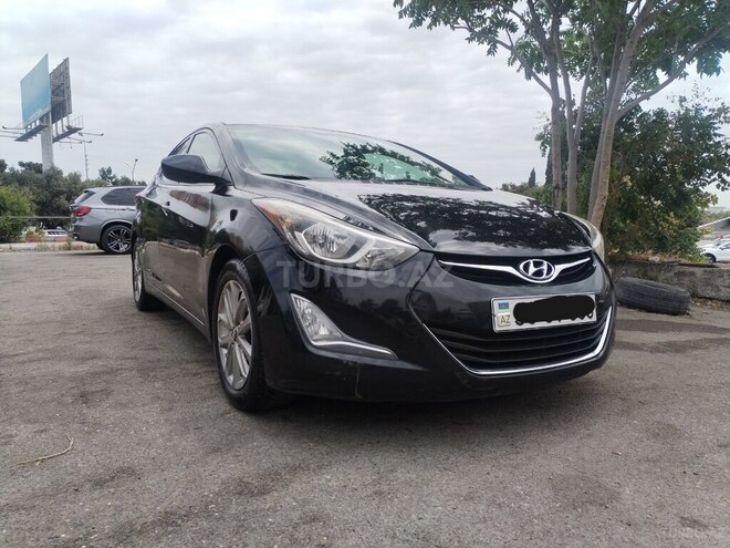 Hyundai Elantra-2