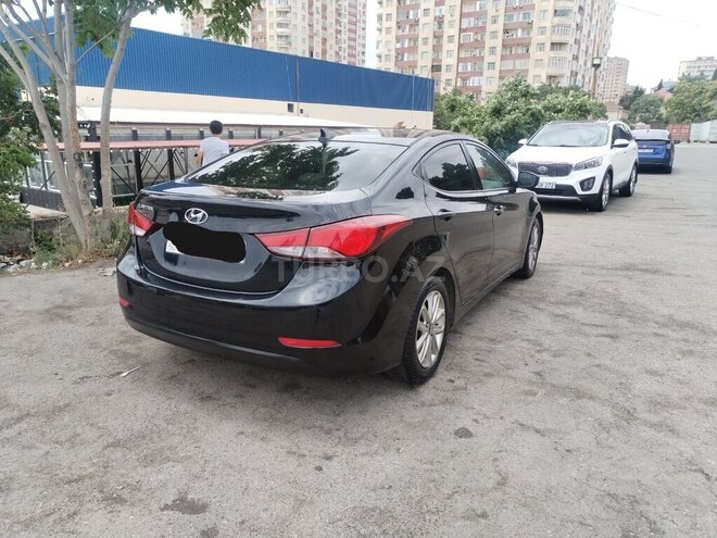 Hyundai Elantra-5