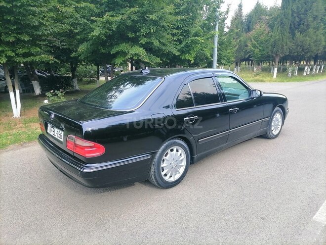 Mercedes E 220-6