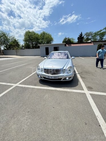 Mercedes E 220-1